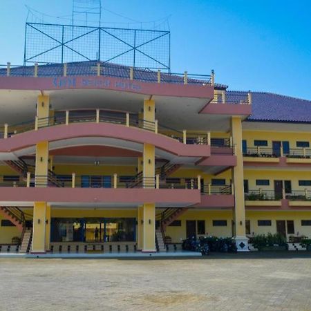 Uni Beach Hotel Pangandaran Exterior foto